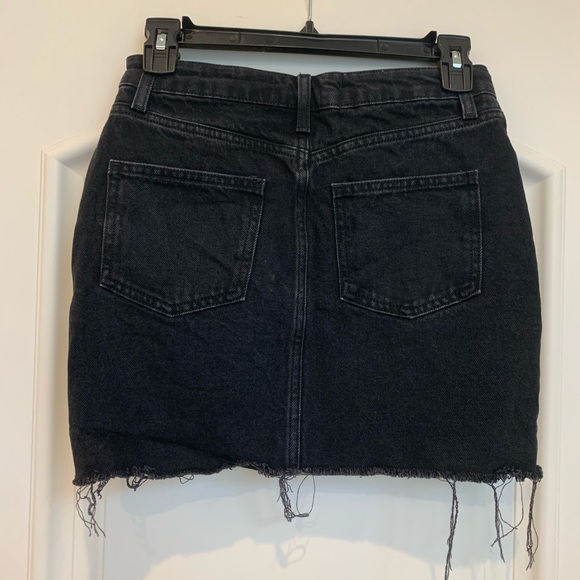 URBAN OUTFITTERS - BDG BLACK DENIM MINI SKIRT - Picture 2 of 3